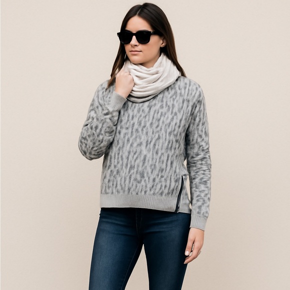 Rails Gray Animal Print Sweatshirt - Picture 1 of 6